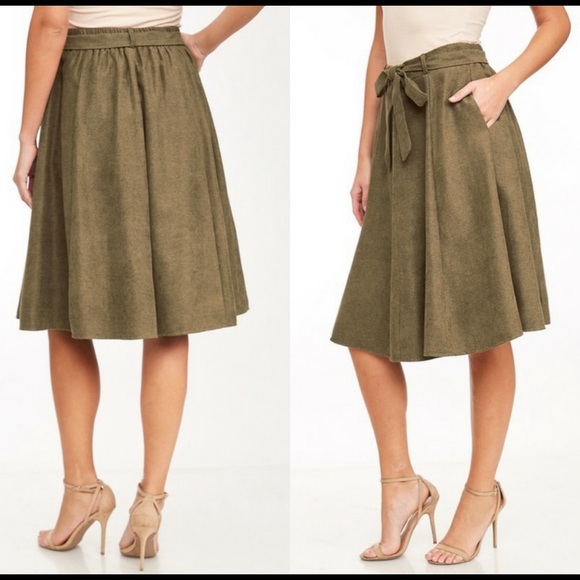 Olive Green skirt with pockets - Picture 3 of 5